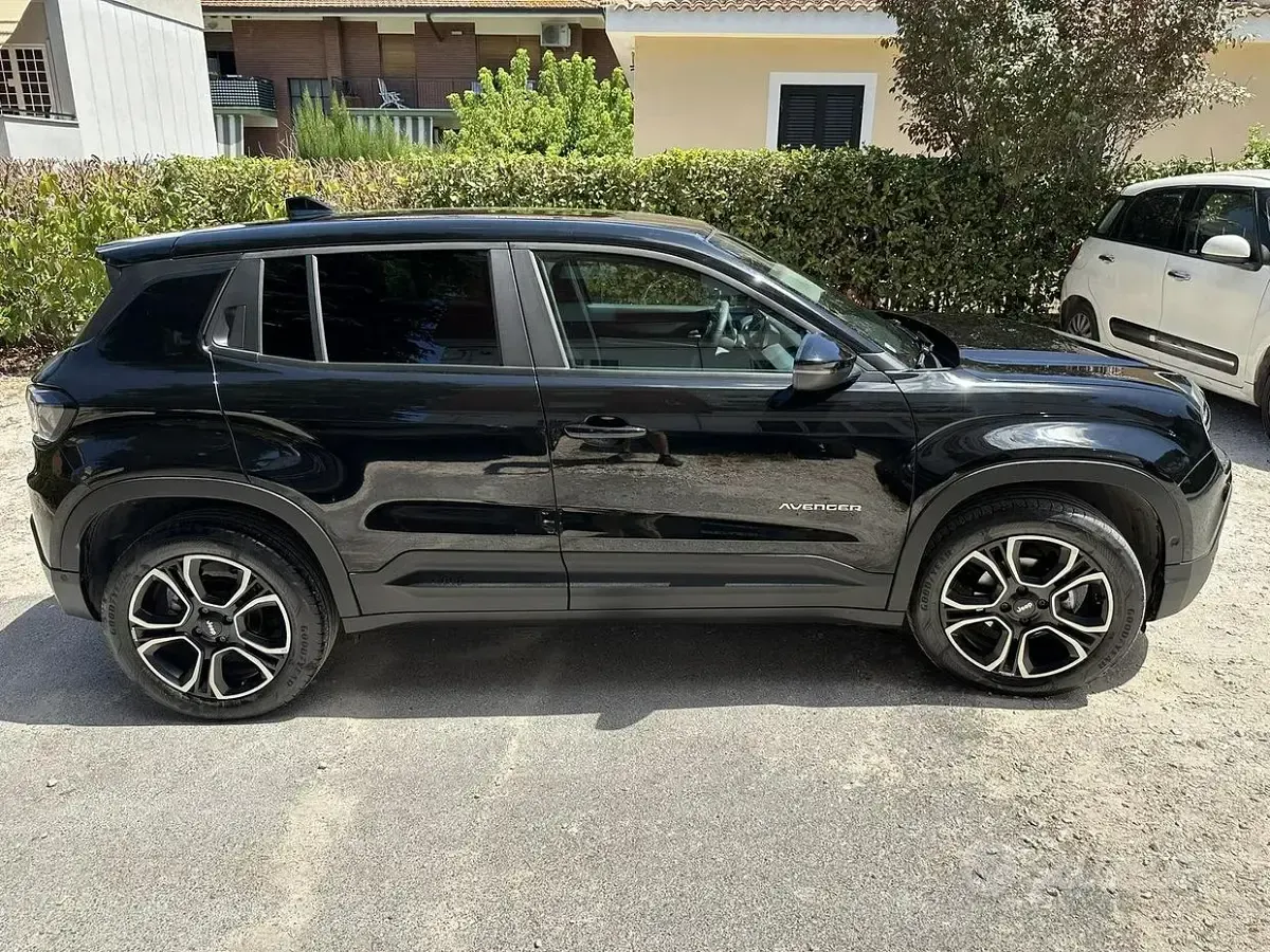 Usata Jeep Avenger Summit 101 CV (74 kW) 2023 Nero SUV