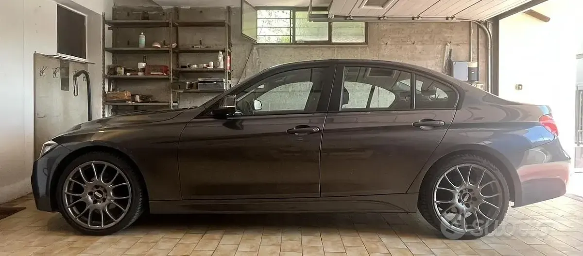 Usata BMW 318 143 CV (105 kW) 2013 Grigio Berlina