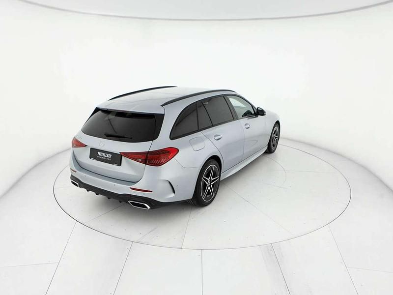 Usata Mercedes C300e Premium Plus 313 CV (230 kW) 2022 Argento metalizzato Station wagon
