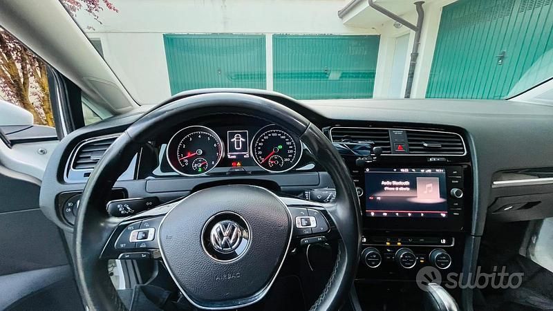 Usata VW Golf VII 110 CV (80 kW) 2016 Bianco Station wagon