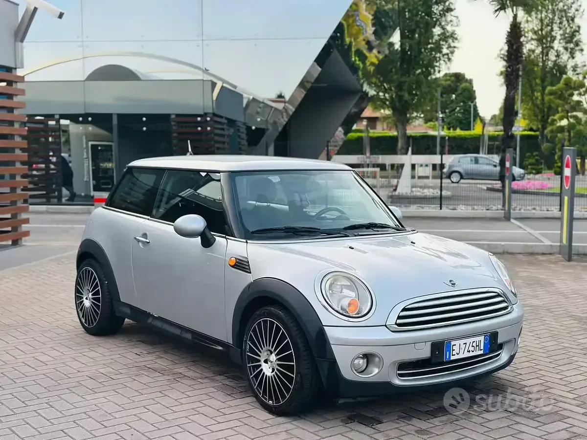 Usata Mini Cooper 122 CV (89 kW) 2011 Grigio Utilitaria