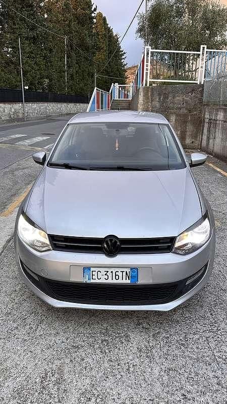 Usata 2010 VW Polo Highline Tre volumi | 4800 € (Buon prezzo) - Immagine 1/4