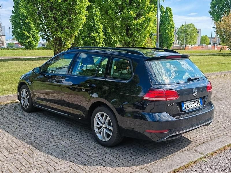 Usata VW Golf VII Executive 115 CV (84 kW) 2017 Nero Station wagon