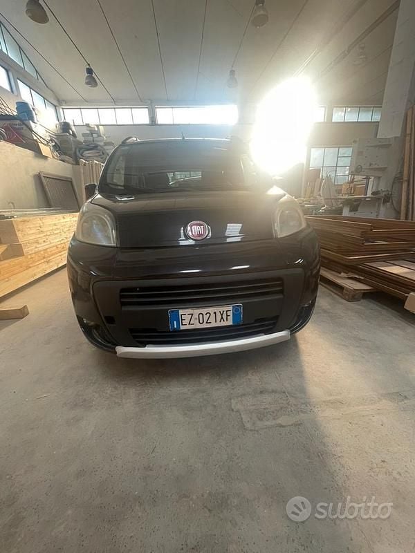 Usata Fiat Qubo Trekking 75 CV (55 kW) 2013 Blu Monovolume