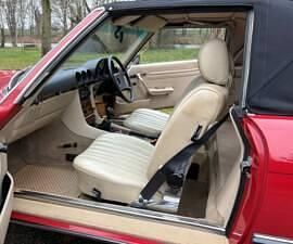 Usata Mercedes SL280 185 CV (136 kW) 1985 Rosso Cabrio