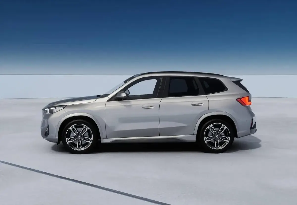Nuova BMW iX1 M Sport 67 kW (92 CV) 2026 Argento SUV