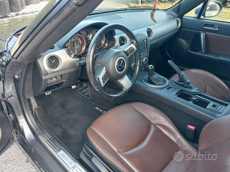 Usato 2014 Mazda MX5 1.8 Benzin 126 CV (18.000 €)