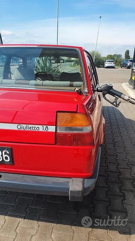 Usata Alfa Romeo Giulietta 121 CV (88 kW) 1980 Rosso Berlina