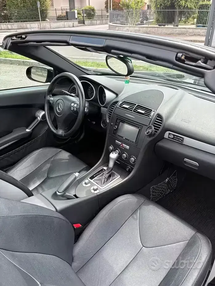 Usata Mercedes SLK200 AMG 163 CV (119 kW) 2006 Nero Cabrio