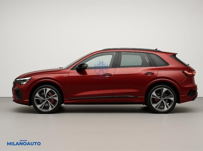 Usata Audi SQ6 e-tron Ambiente 359 kW (489 CV) 2024 Rosso SUV