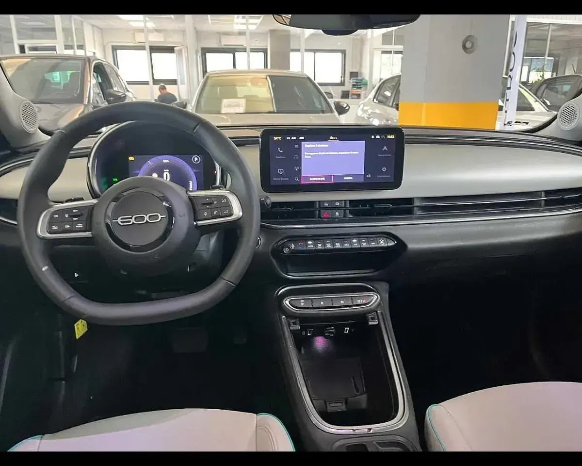 Usata Fiat 600 101 CV (74 kW) 2025 Beige SUV