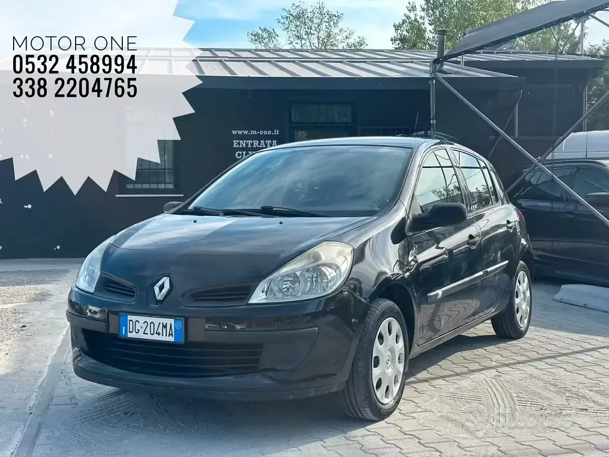 Usata Renault Clio II 65 CV (47 kW) 2007 Nero Berlina