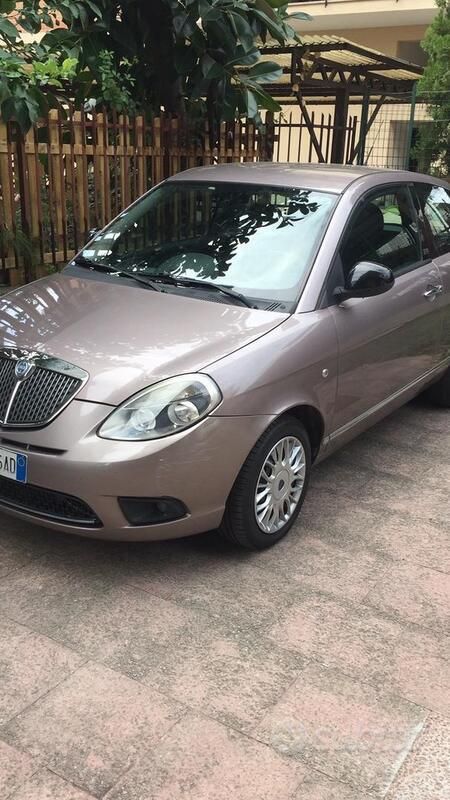 Grigio Usata 2011 Lancia Ypsilon Due volumi | 5500 € (Molto cara) - Immagine 1/4