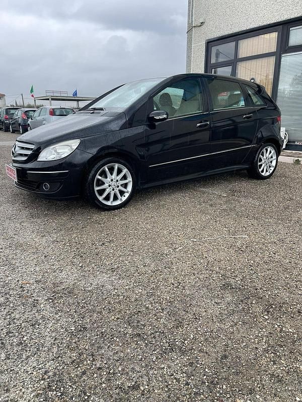 Usata Mercedes B180 108 CV (79 kW) 2006 Nero Monovolume