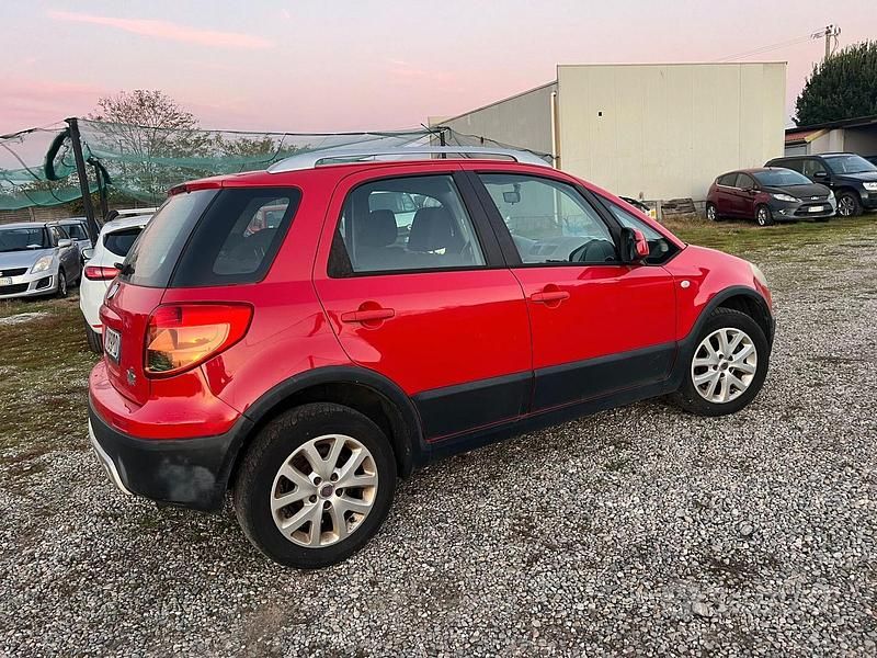Usata Fiat Sedici 135 CV (99 kW) 2010 Rosso SUV