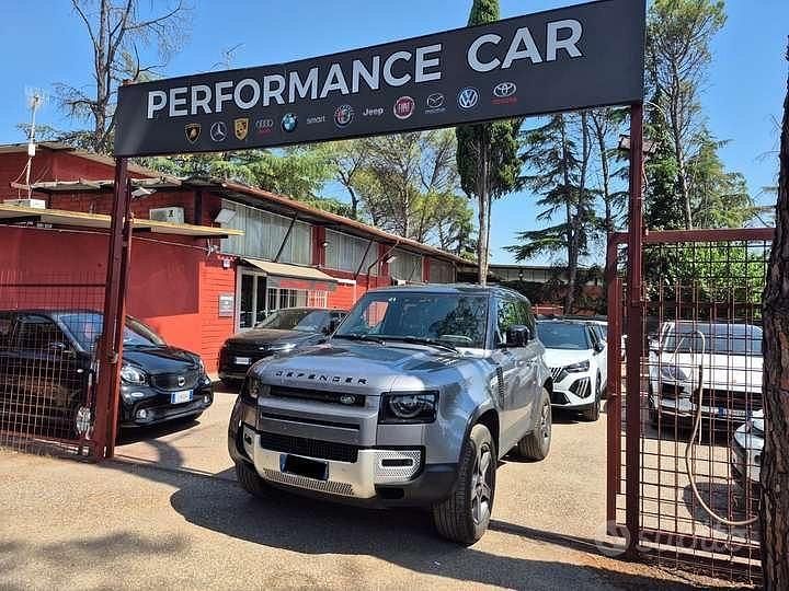 Grigio Usata 2022 Land Rover Defender SE Dynamic SUV | 43.900 € (Ottimo prezzo) - Immagine 1/4