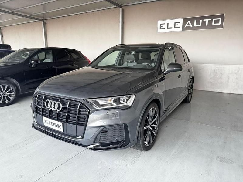 Usata Audi Q7 S-Line 286 CV (210 kW) 2022 Grigio scuro SUV