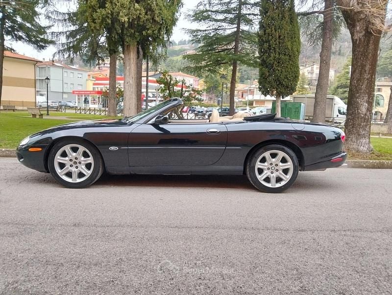 Usata Jaguar XK8 284 CV (208 kW) 1998 Nero Cabrio