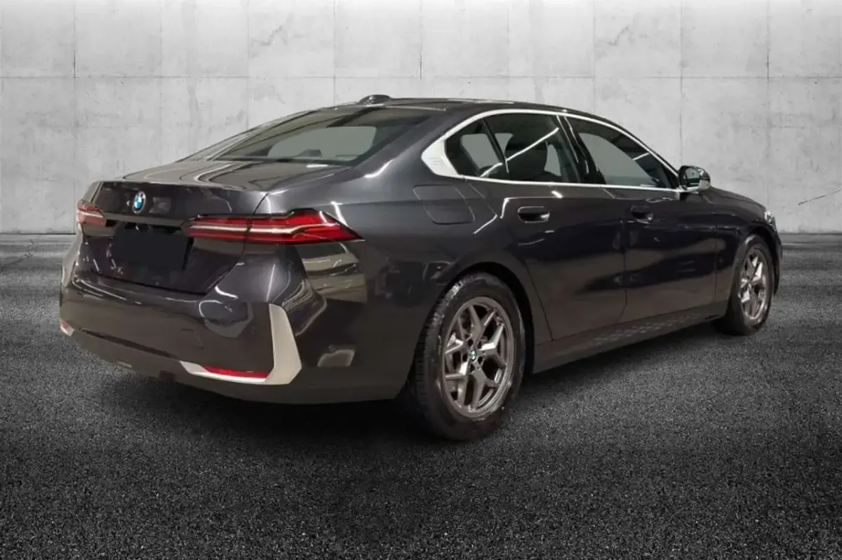 Usata BMW 520 197 CV (144 kW) 2024 Grigio Berlina