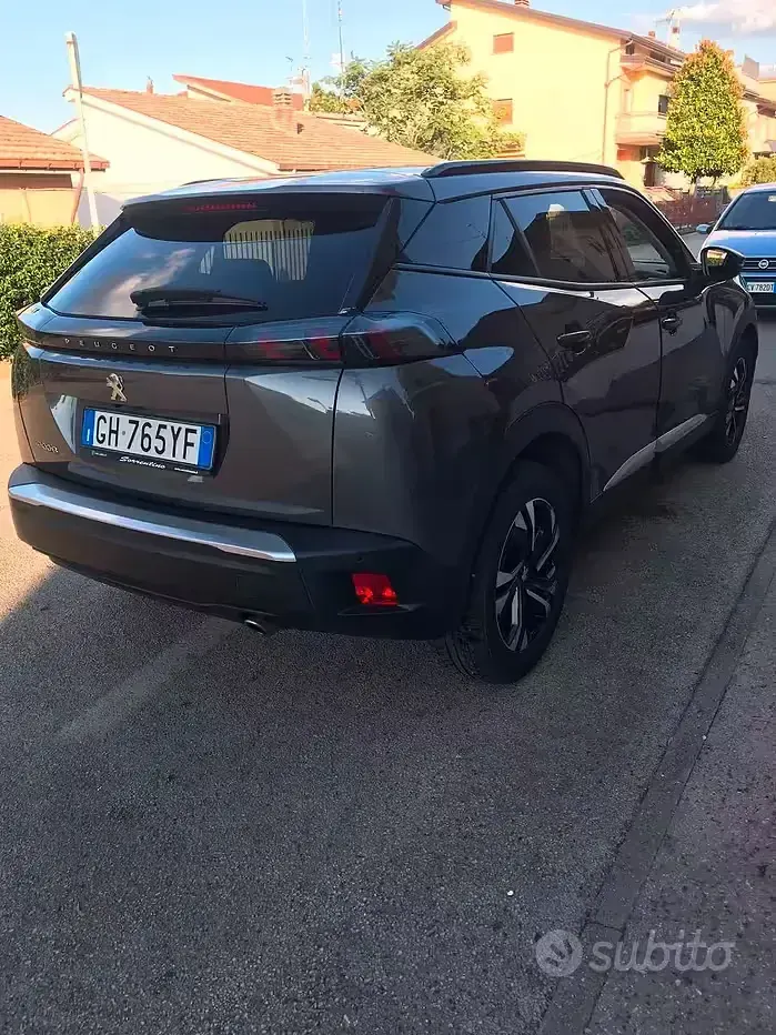 Usata Peugeot 2008 110 CV (80 kW) 2022 Grigio SUV