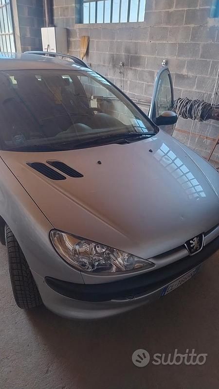 Usata Peugeot 206 88 CV (64 kW) 2004 Grigio Station wagon