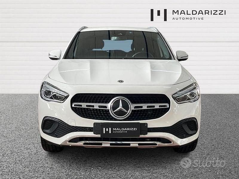 Usata Mercedes GLA200 150 CV (110 kW) 2022 Bianco SUV