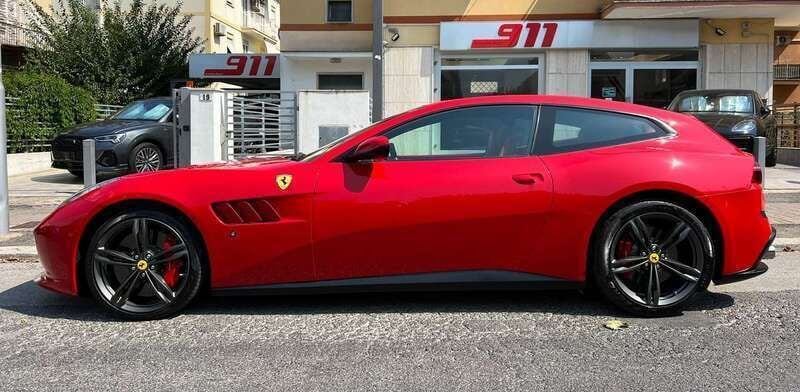 Usata Ferrari GTC4Lusso 689 CV (506 kW) 2017 Rosso corsa Station wagon