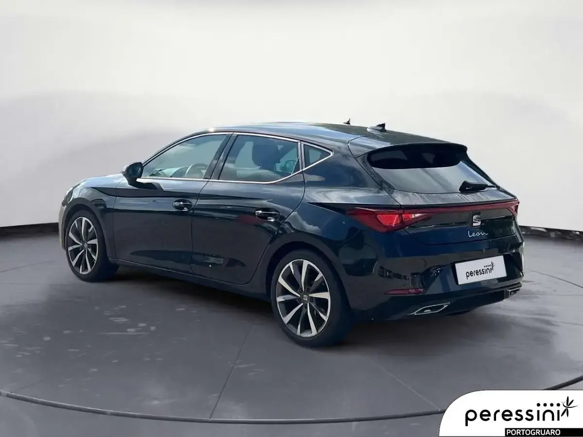 Usata Seat Leon FR 150 CV (110 kW) 2024 Nero Berlina