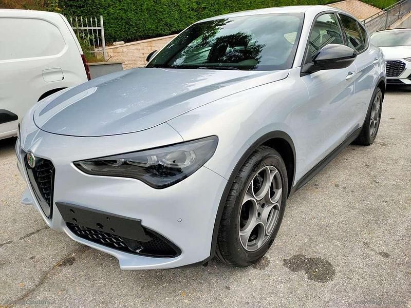 Bianco Usata 2024 Alfa Romeo Stelvio Sprint SUV | 38.990 € (Molto cara) - Immagine 1/4