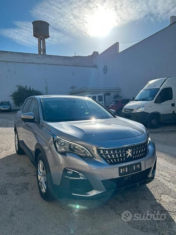 Grigio Usata 2017 Peugeot 3008 SUV | 9800 € (Super prezzo) - Immagine 1/4