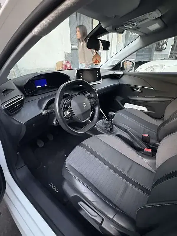 Usata Peugeot 208 Active 102 CV (75 kW) 2021 Utilitaria