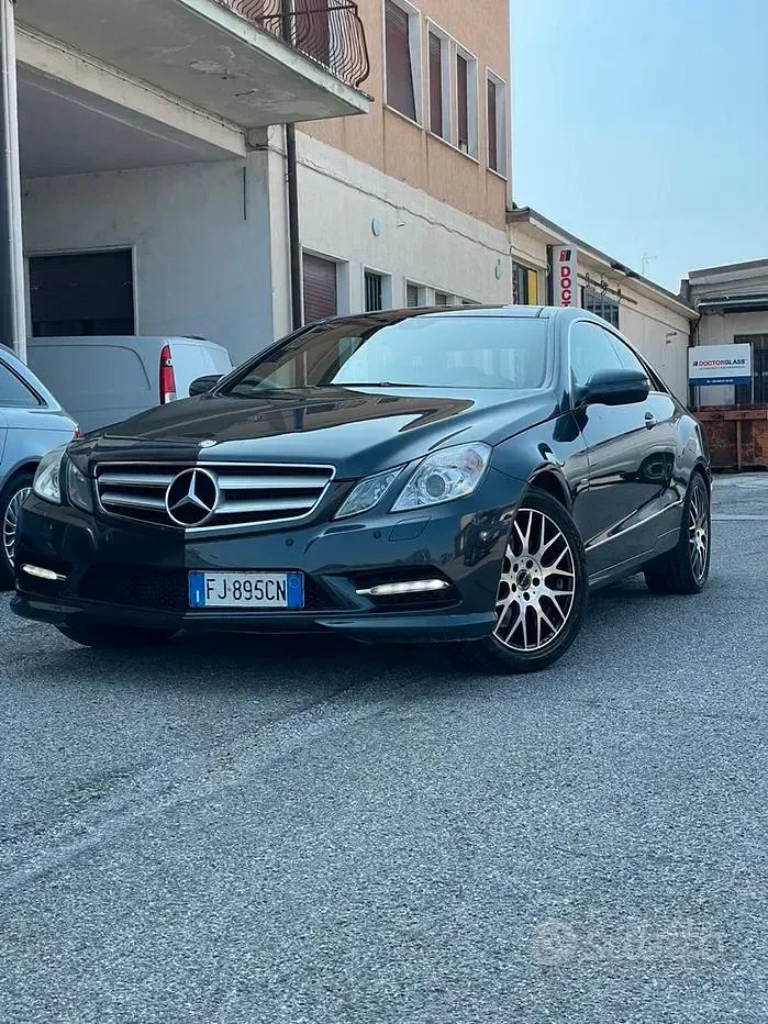 Usata Mercedes E250 2009 Grigio Coupé