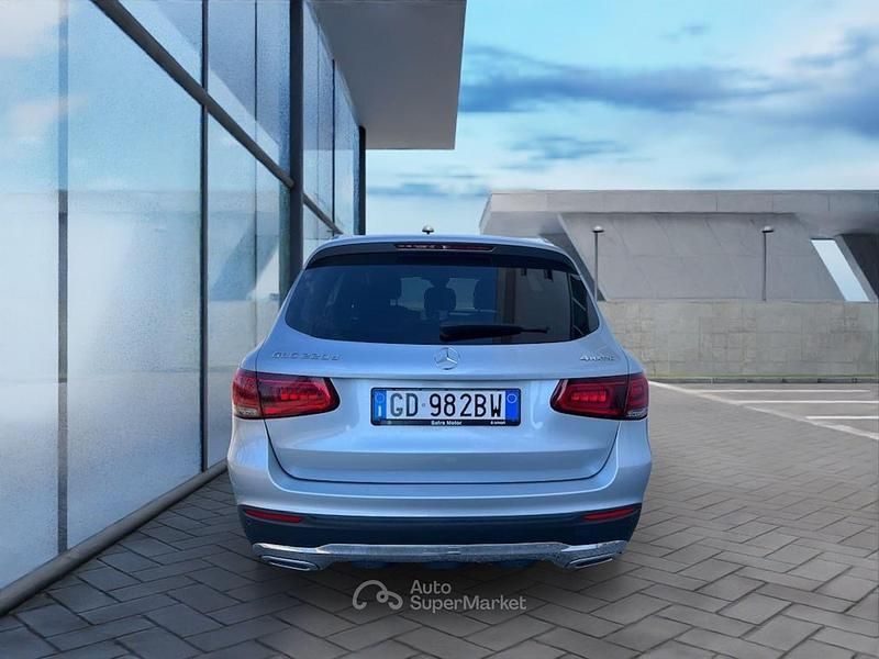 Usata Mercedes GLC220 194 CV (142 kW) 2021 Argento SUV
