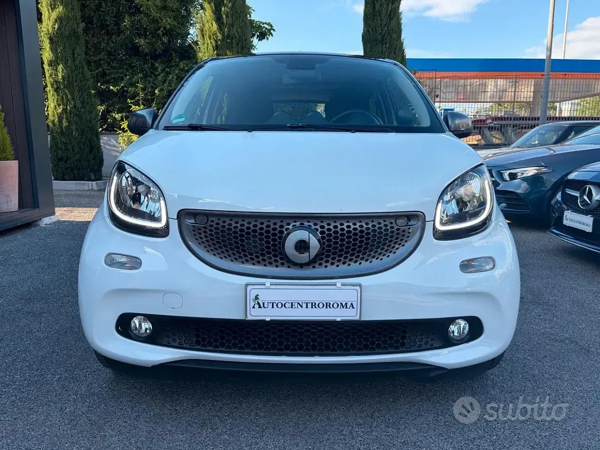 Usata Smart ForFour Passion 90 CV (66 kW) 2017 Bianco Utilitaria