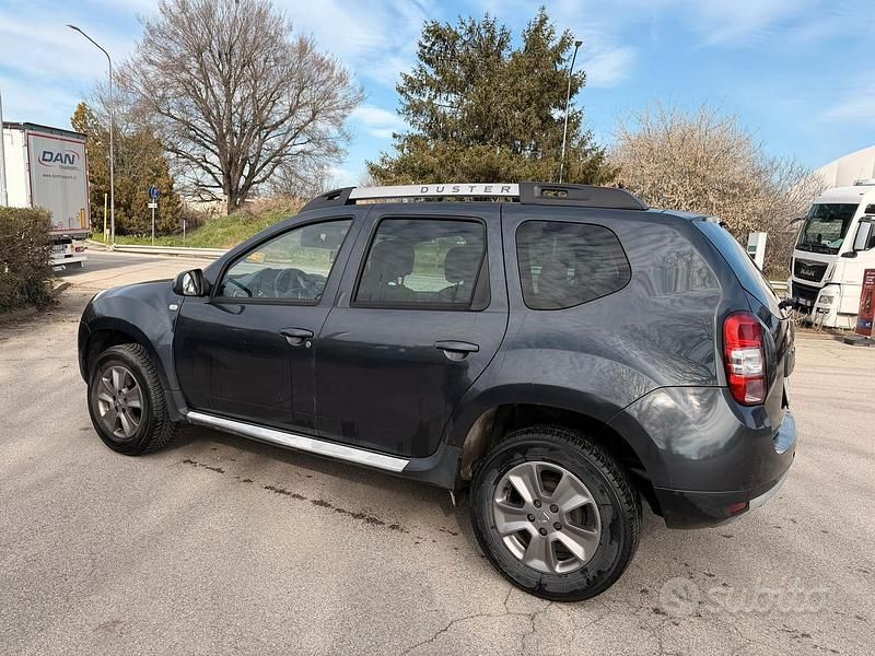 Usata Dacia Duster Ambiance 110 CV (80 kW) 2016 Nero SUV