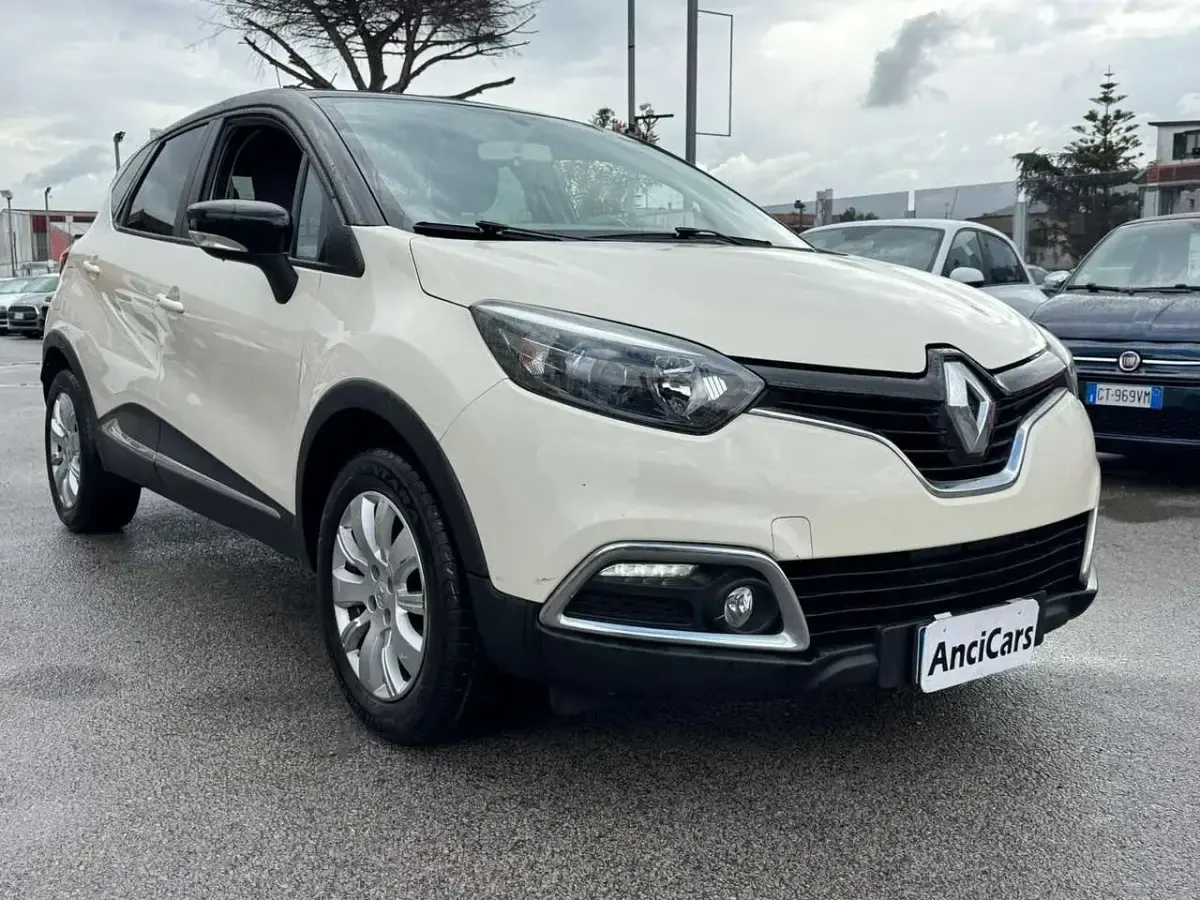 Usata Renault Captur 90 CV (66 kW) 2014 Beige SUV