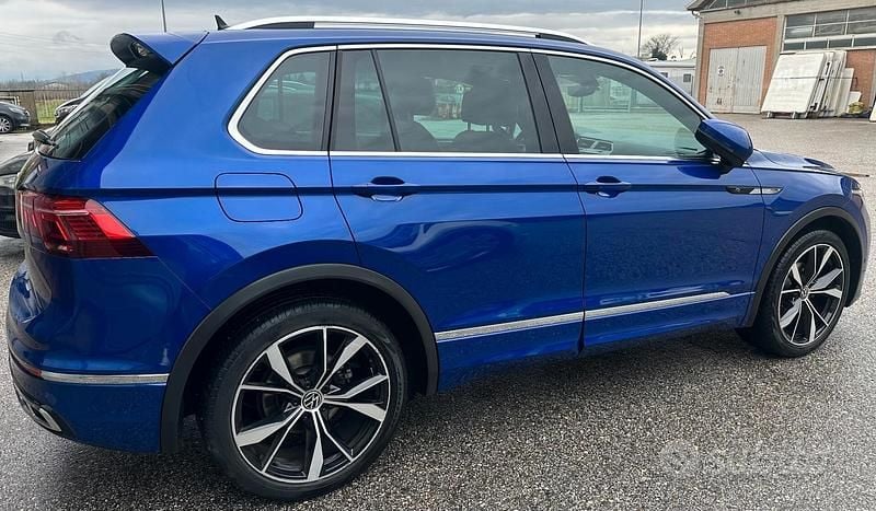Usata VW Tiguan R-line 150 CV (110 kW) 2022 Blu SUV