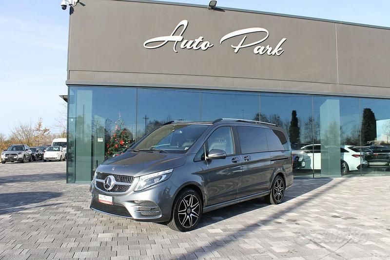 Grigio montagna Usata 2019 Mercedes V300 Premium Monovolume | 47.800 € (Buon prezzo) - Immagine 1/4