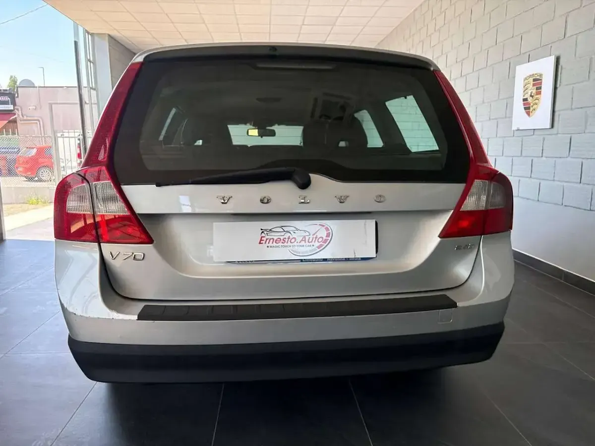 Usata Volvo V70 Momentum 175 CV (128 kW) 2024 Grigio Station wagon