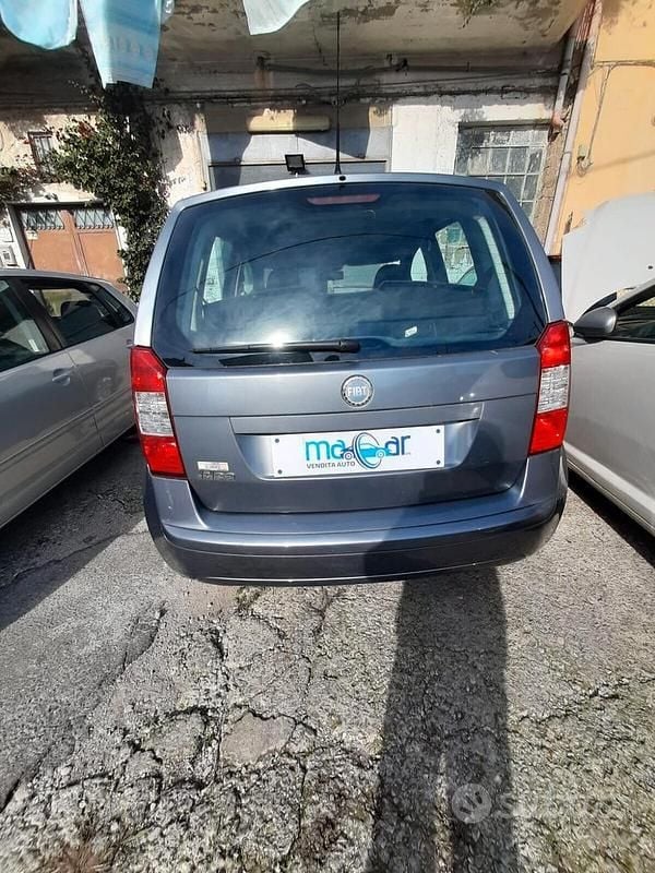 Usata Fiat Idea 77 CV (56 kW) 2007 Grigio Monovolume