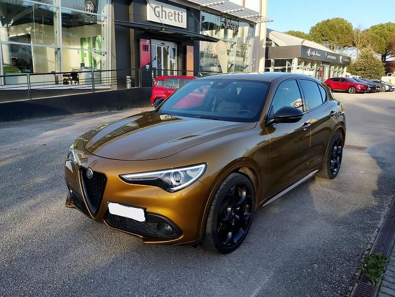 Usata Alfa Romeo Stelvio Ti 210 CV (154 kW) 2021 Giallo SUV