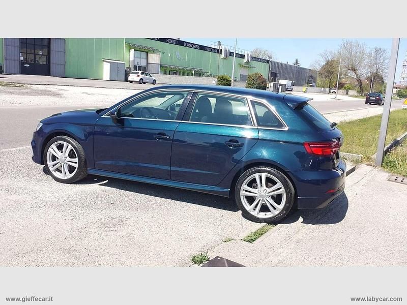 Usata Audi A3 Business 131 CV (96 kW) 2020 Blu/azzurro Berlina