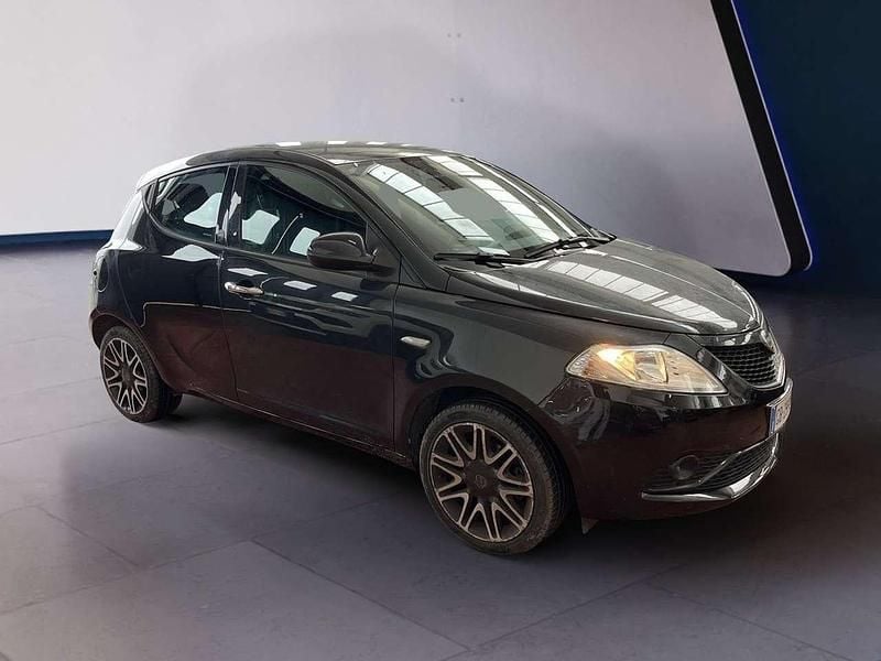 Usata Lancia Ypsilon Gold 69 CV (50 kW) 2020 Nero Utilitaria