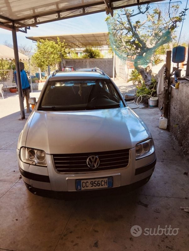 Usata VW Passat 110 CV (80 kW) 2002 Grigio Station wagon