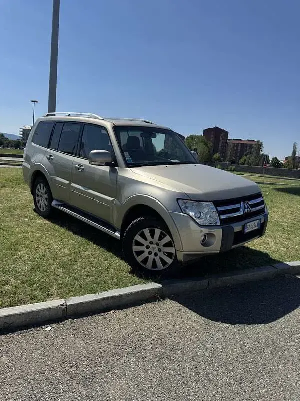 Usata Mitsubishi Pajero Instyle 250 CV (183 kW) 2010 SUV