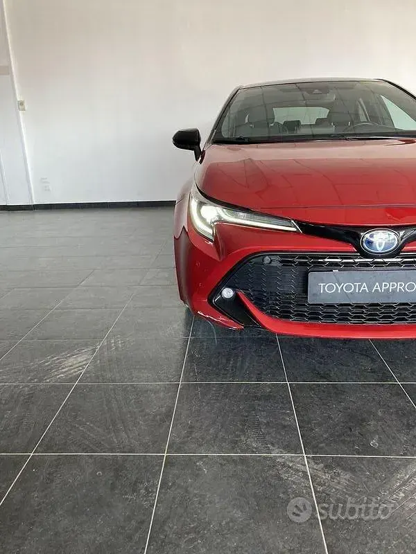 Usata Toyota Corolla Style 183 CV (134 kW) 2020 Rosso Station wagon