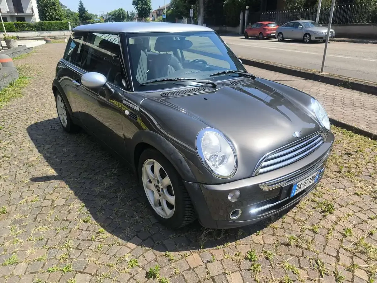 Usata Mini Cooper 116 CV (85 kW) 2006 Grigio Utilitaria