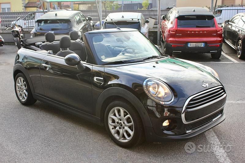 Usata Mini Cooper Cabriolet Sport 136 CV (100 kW) 2017 Nero Cabrio