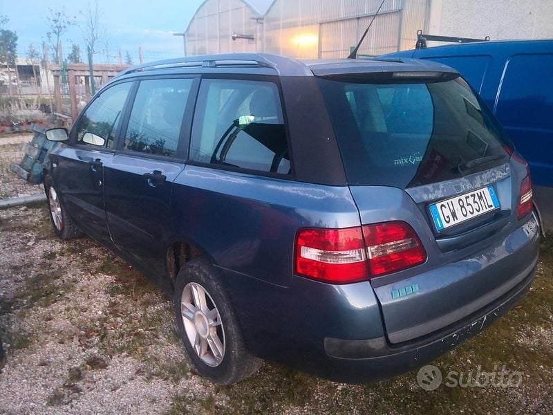Usata Fiat Stilo 100 CV (73 kW) 2007 Blu Station wagon