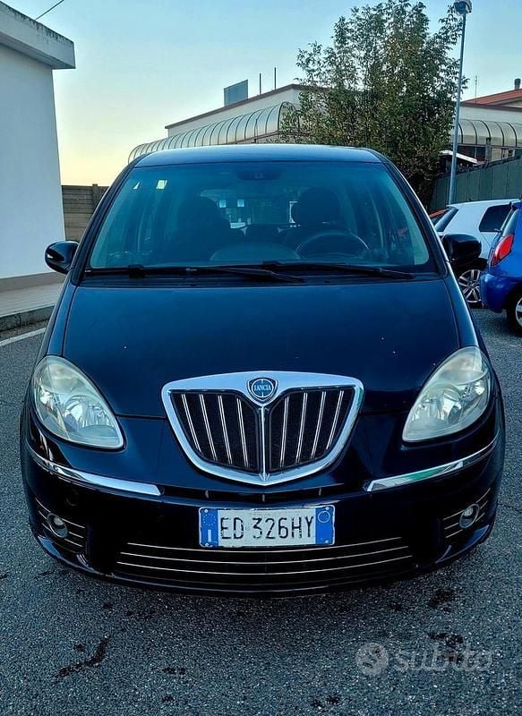 Usata Lancia Musa Platinum 77 CV (56 kW) 2011 Blu Monovolume